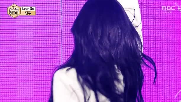 김민주 실물 클라쓰 5.gif