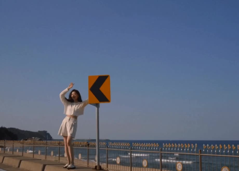 시티브리즈 모델 김민주 12.gif