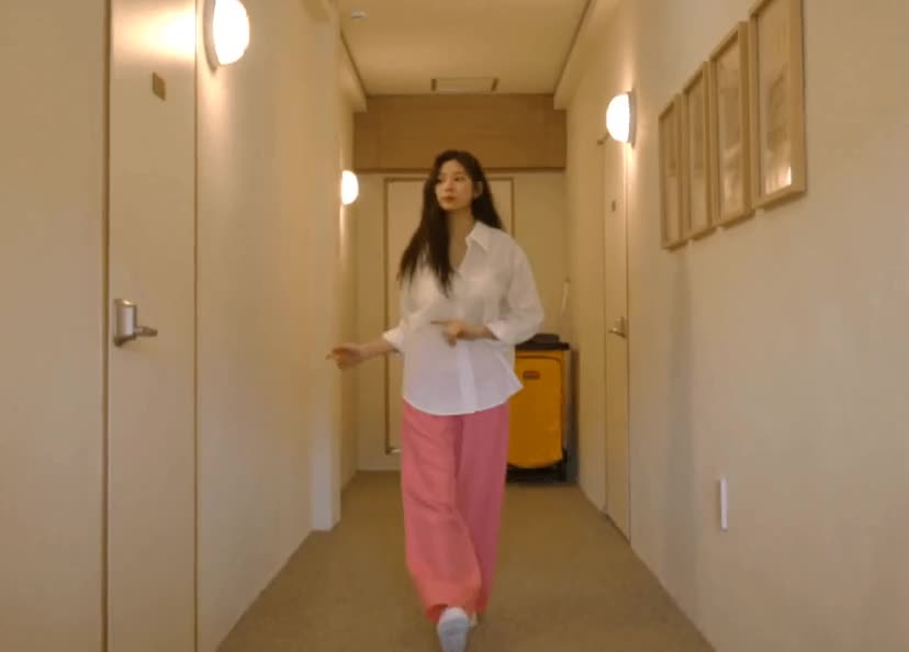 시티브리즈 모델 김민주 11.gif
