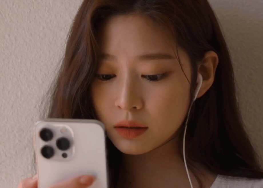 시티브리즈 모델 김민주 13.gif