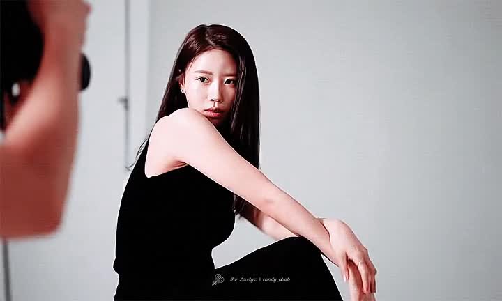 예쁜 이미주 1.gif