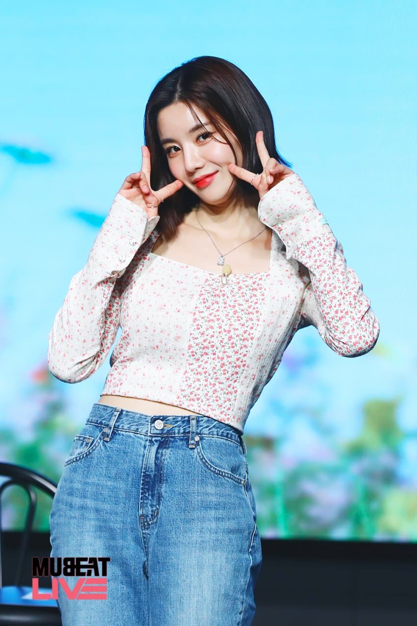 권은비3.jpg