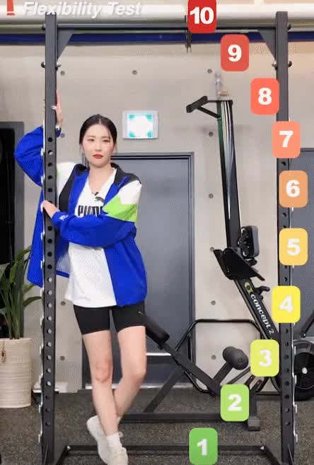 선미의 유연성 ㅋㅋ.gif
