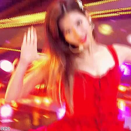 사나는 섹시하다 5.gif