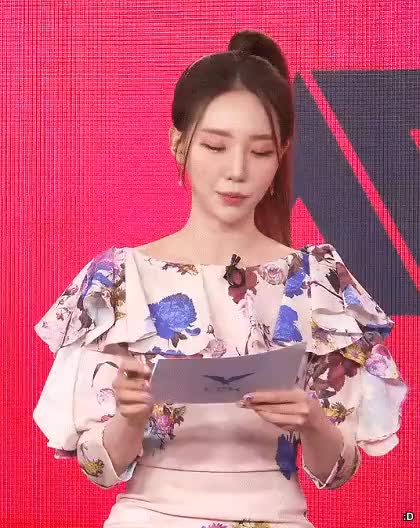 꽃무늬 원피스+포니테일 이정현 아나운서 - 꾸르