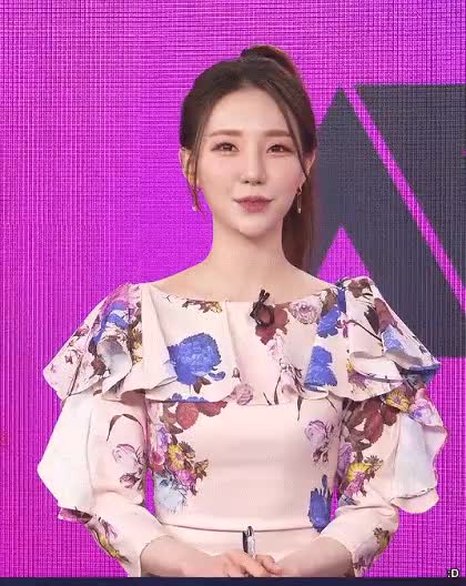 꽃무늬 원피스+포니테일 이정현 아나운서 - 꾸르