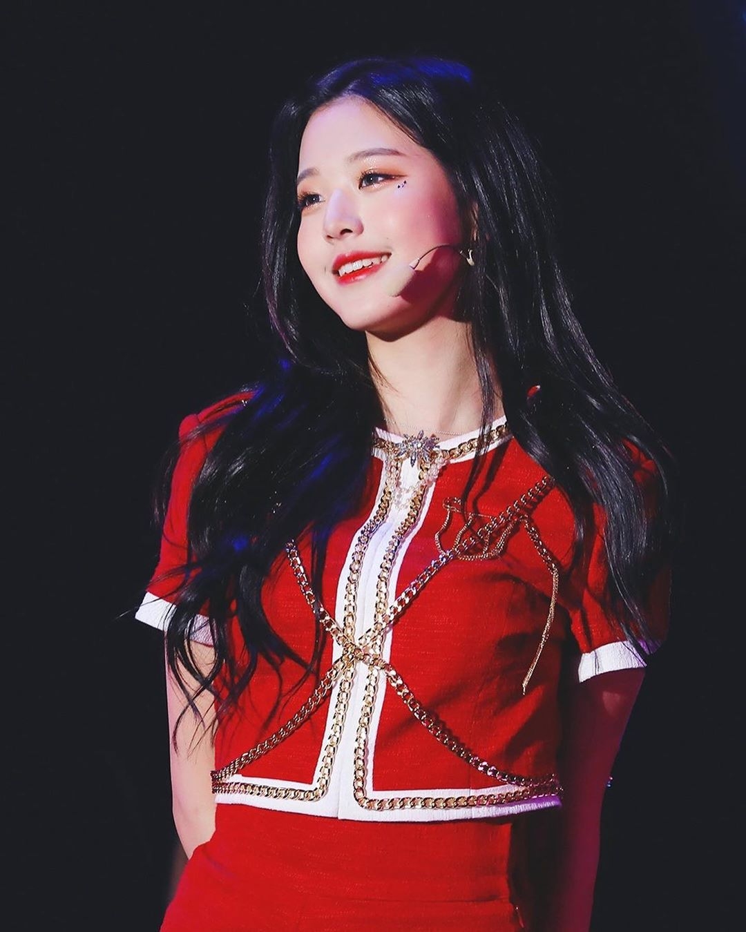 wonyoung.izone_B1yuktXHj_T.jpg