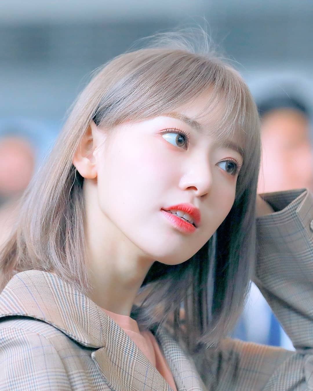 sakuraiz.one_B1iQU29lZUT.jpg