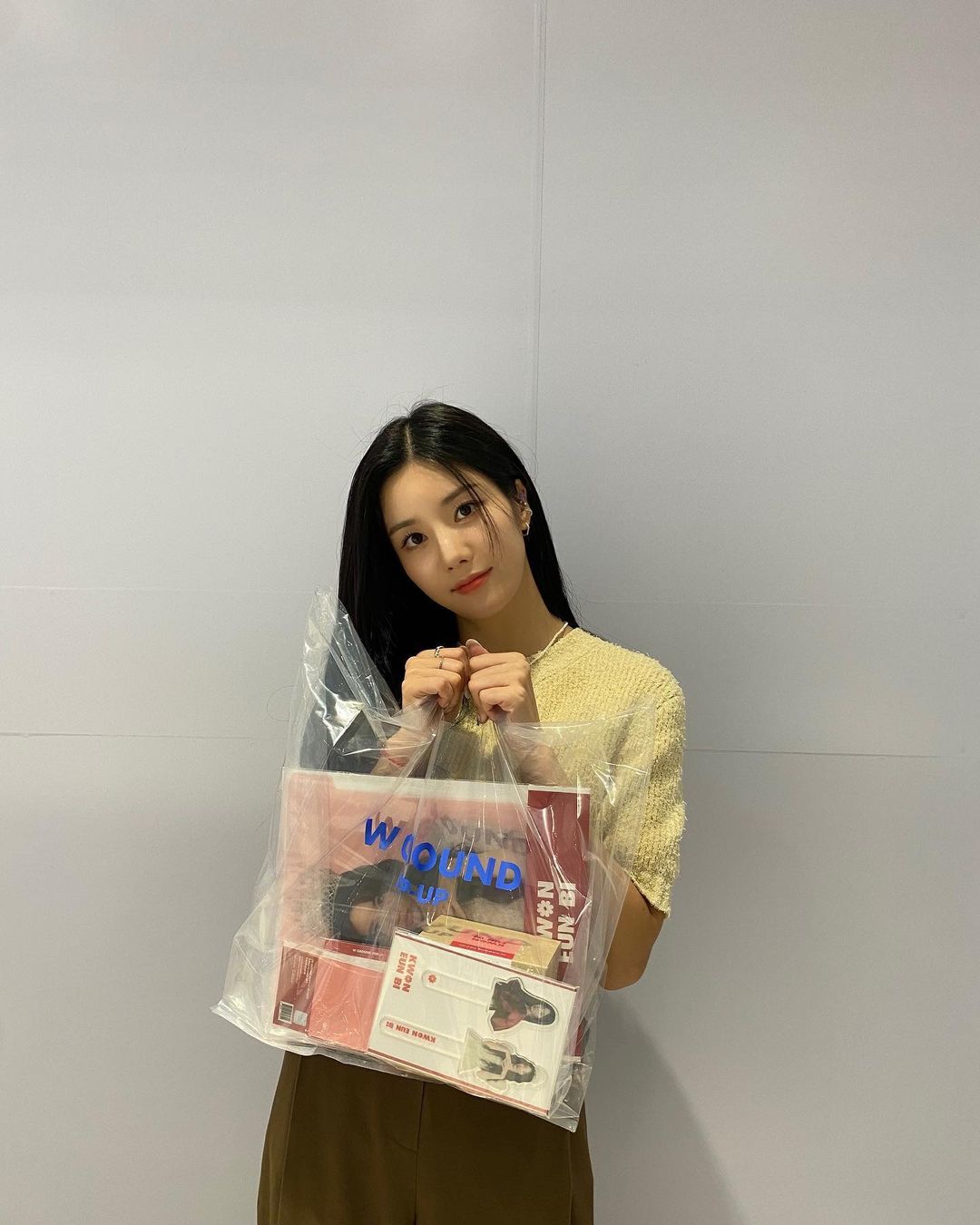 official_kwon.eunbi_p_CipfQ6Dpty6_2.jpg