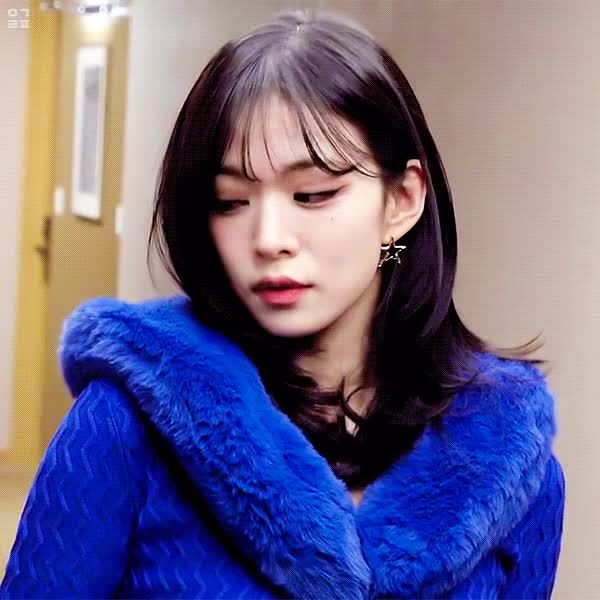 220402_FM_1.24_weverse_magazine_behind (13).gif