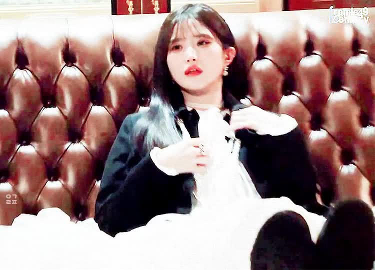 220402_FM_1.24_weverse_magazine_behind (10).gif