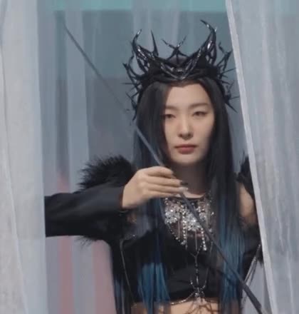 강슬기의 하찮은 공격.gif