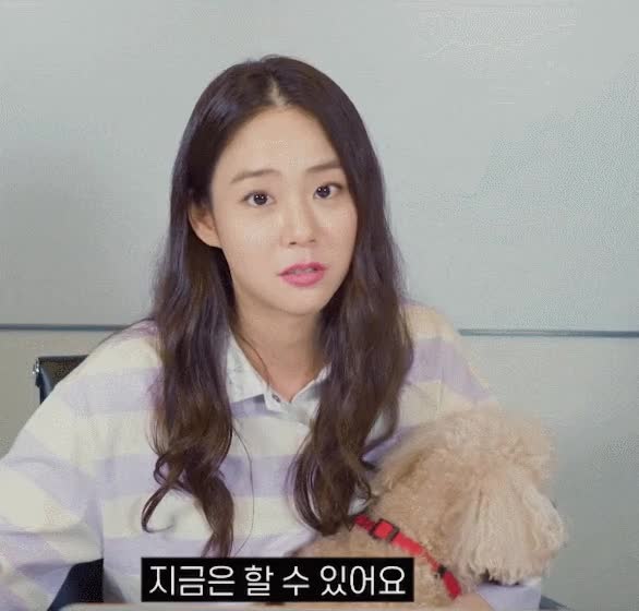 윙크를 잘 못했었다는 한승연 2.gif
