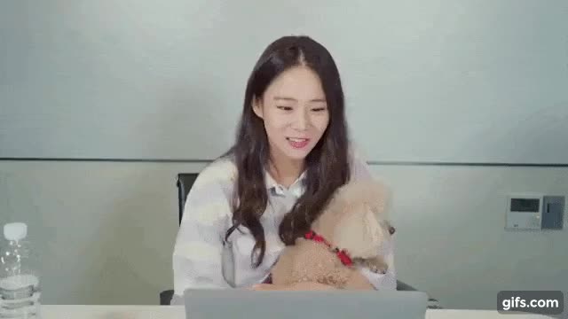 윙크를 잘 못했었다는 한승연 1.gif