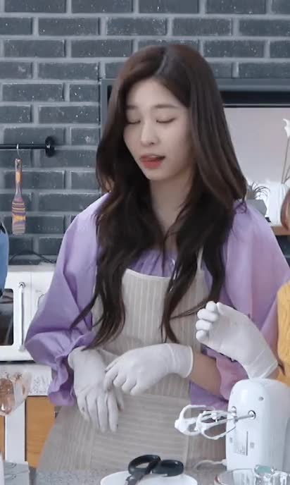 97b49757b08527179c789ba1e081f900_1631100515_4043.gif