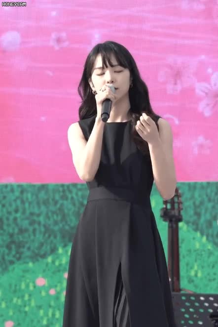 송소희 블랙 원피스 미모 3.gif