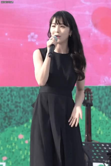 송소희 블랙 원피스 미모 4.gif