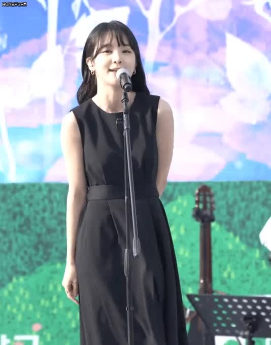 송소희 블랙 원피스 미모 5.gif