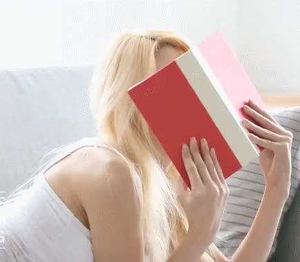 권나라 금발 시절 5.gif