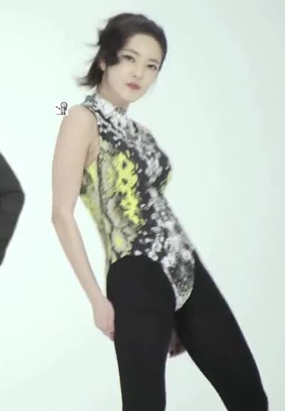 꿀렁거리는 ns 윤지.gif