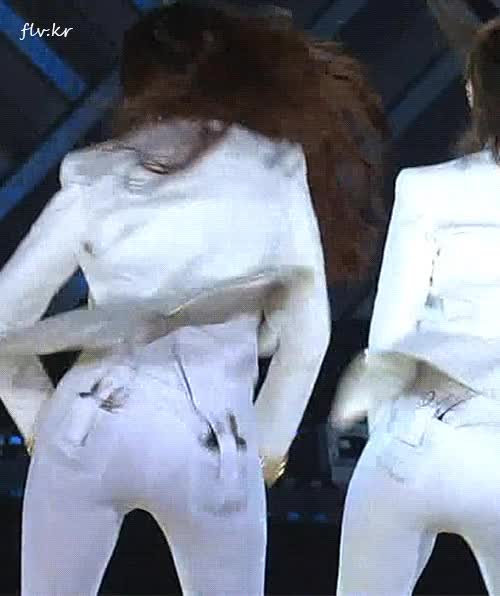 우희 살짝 비치는 백바지 2.gif
