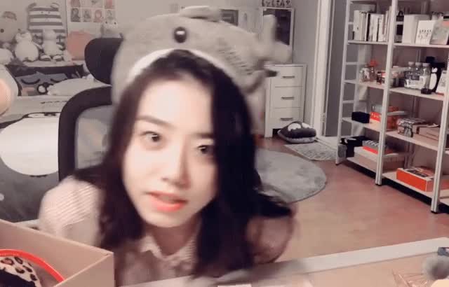 13ca98d3edeee67e45a35d754438563a_1659192404_6759.gif