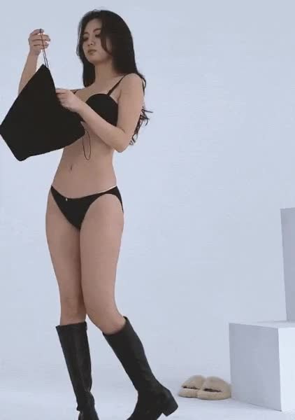 락채은 룩북3.gif