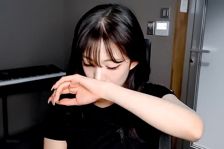 브이앱하는 프로미스나인 채영 2.gif