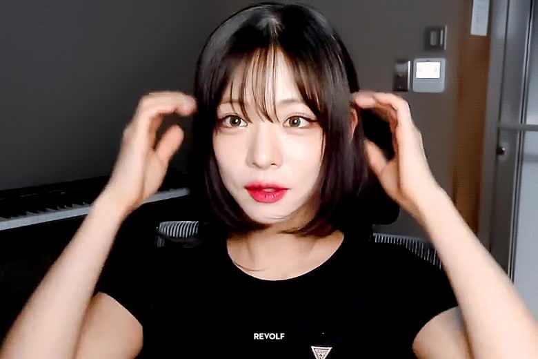 브이앱하는 프로미스나인 채영 9.gif