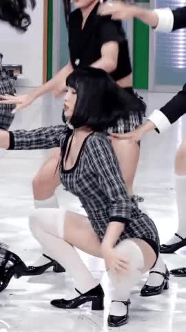모모 ICSM 안무 모음 1.gif
