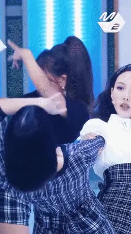 모모 ICSM 안무 모음 6.gif