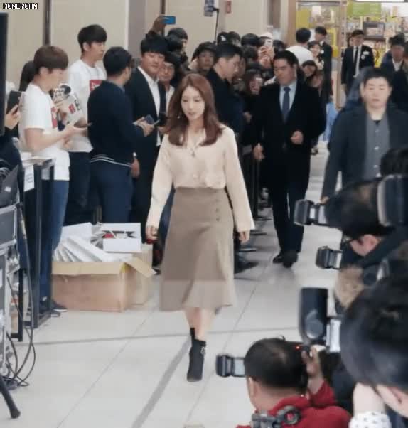 0ae957411524b28026a079c6e3f09eeb_1661238873_9503.gif