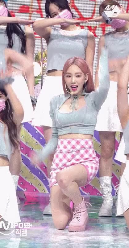 일어나는 태연 Weekend - 꾸르