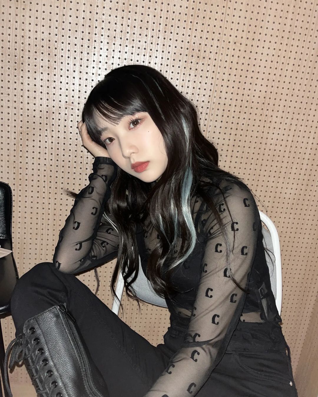 loonatheworld_p_CcfMAXUp1LR_1.jpg