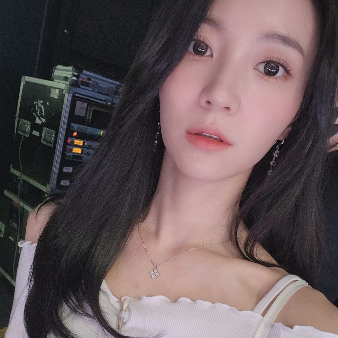 baeyu_b_p_Cb3FUAfh972_1.jpg