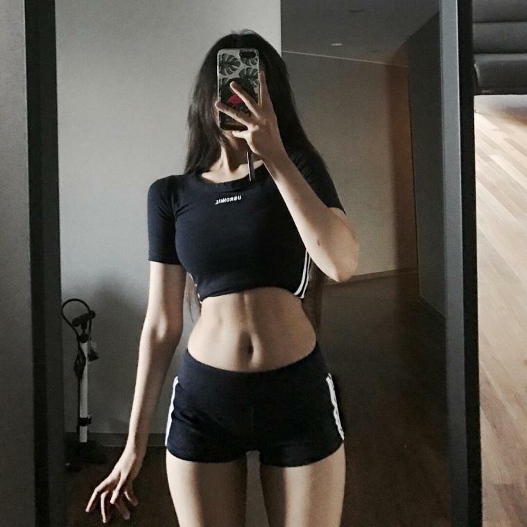 아이폰 쓰는 여자들10.jpg
