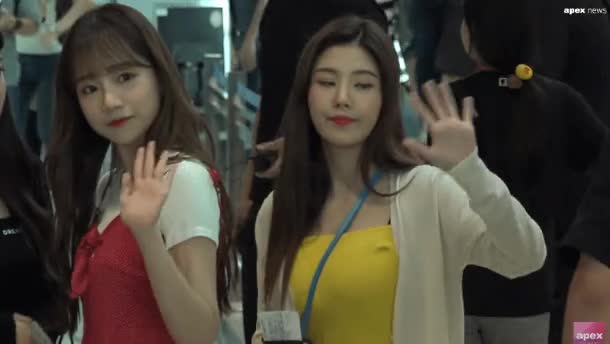 권은비 크로슴백 2.gif