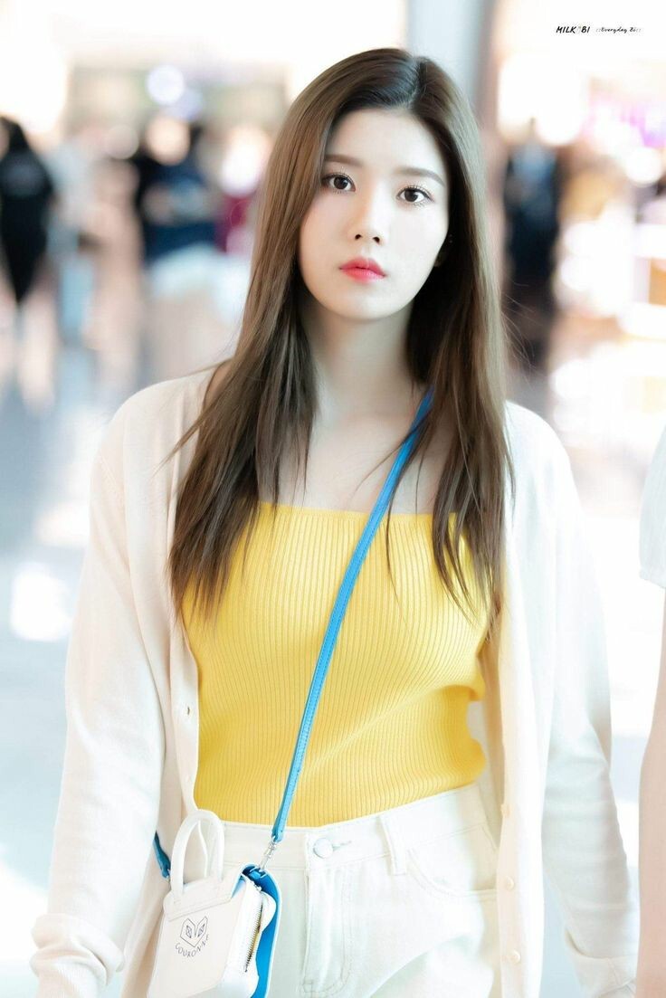 권은비 크로슴백 5.jpg