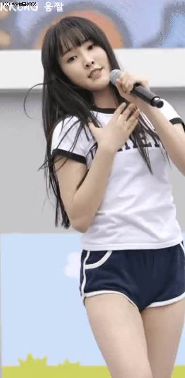 부르마 유주.gif