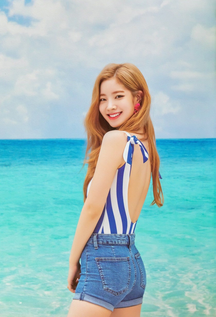 여름날의 뽀얀 다현이 - 꾸르