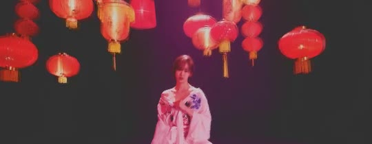 상의탈의 한 다솜 1.gif
