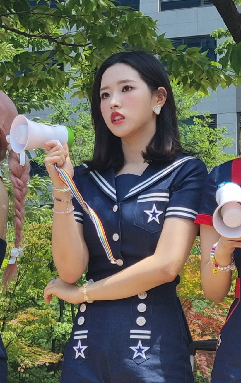 FWuEYo0akAAip3c.jpg