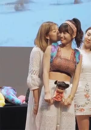 모모의 수난 8.gif