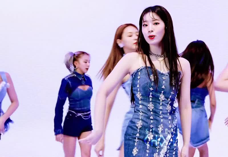 청색의 트와이스 다현 5.gif