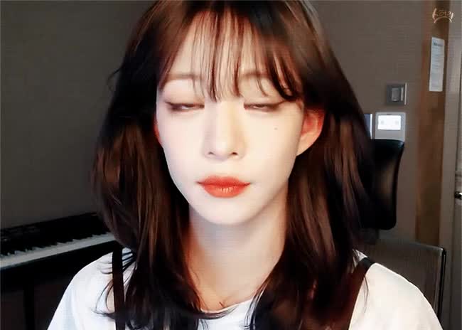 이채영 (프로미스나인).gif