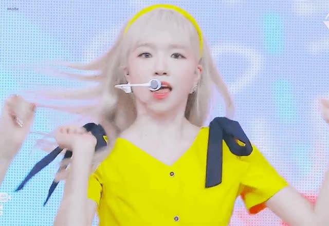 조유리 쏘큐리어스2.gif