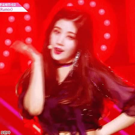 검스도 잘 어울리는 권은비 2.gif