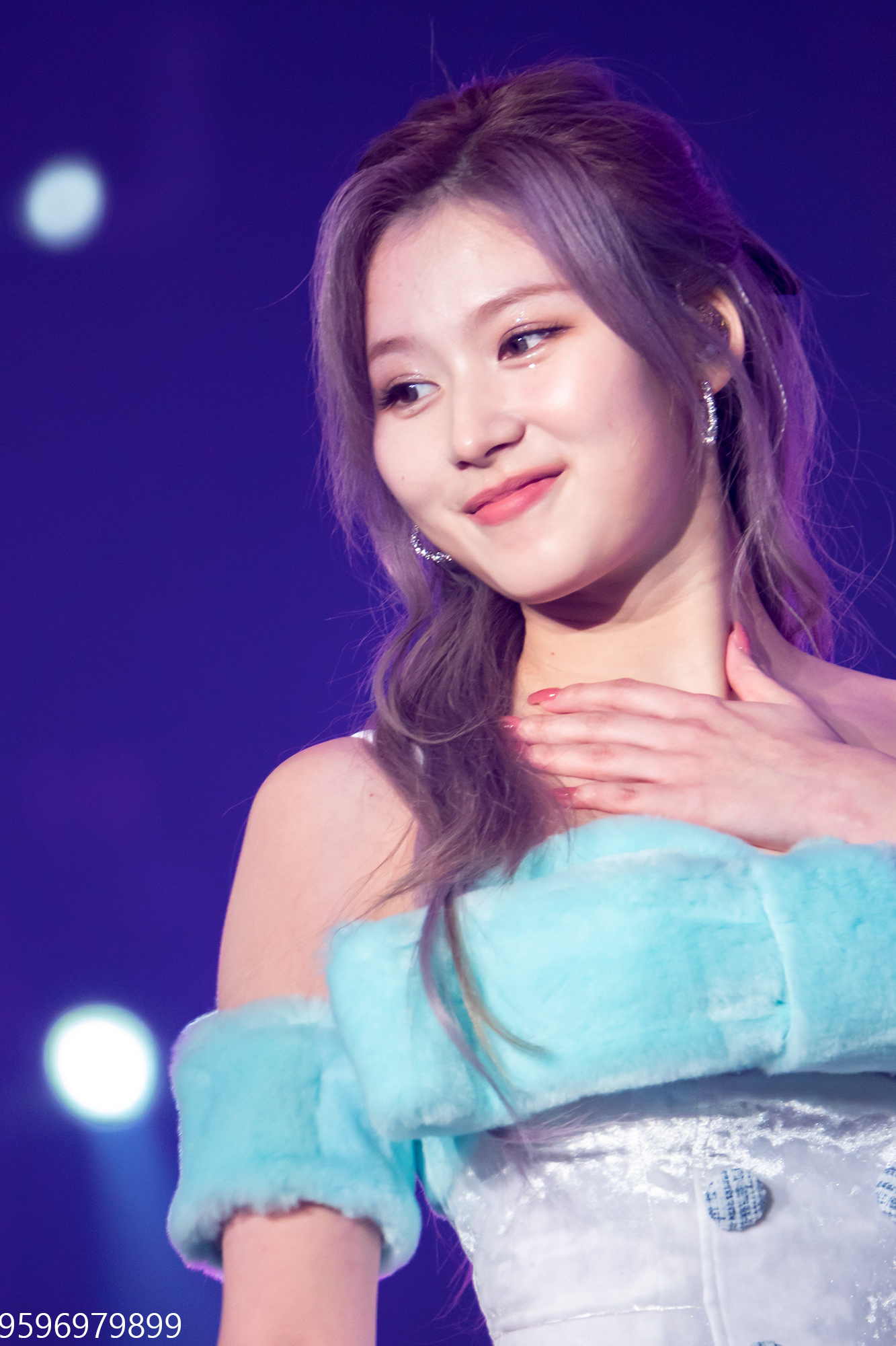 콘서트 월드투어 사나 4.jpg