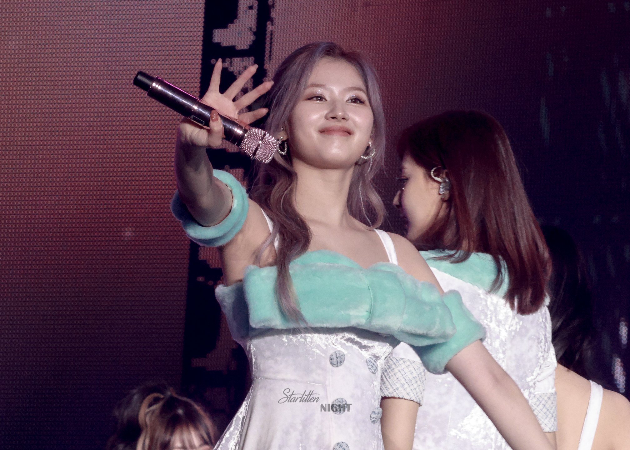 콘서트 월드투어 사나 19.jpg