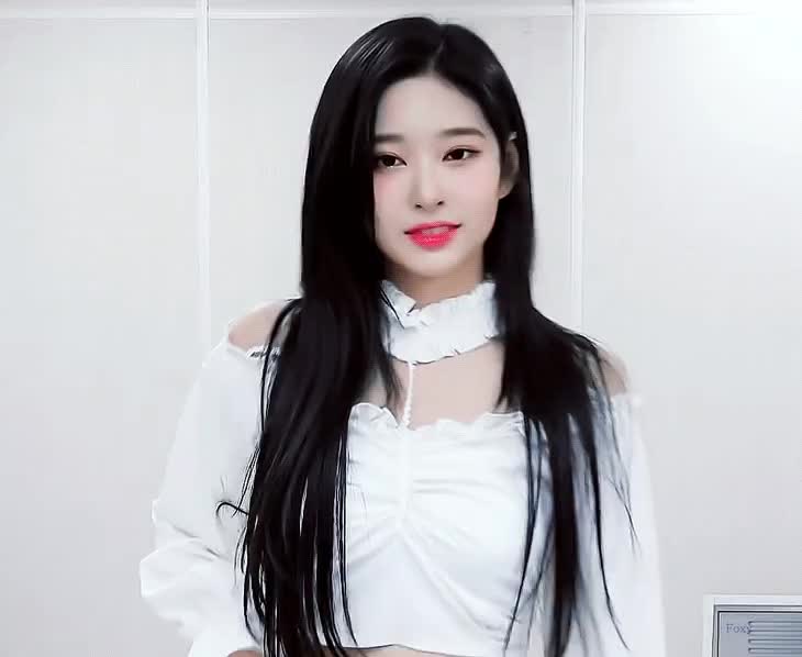 오지게 예쁜 민주.gif